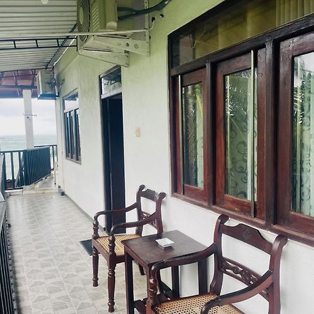 Peacock Beach Hotel Унаватуна Экстерьер фото