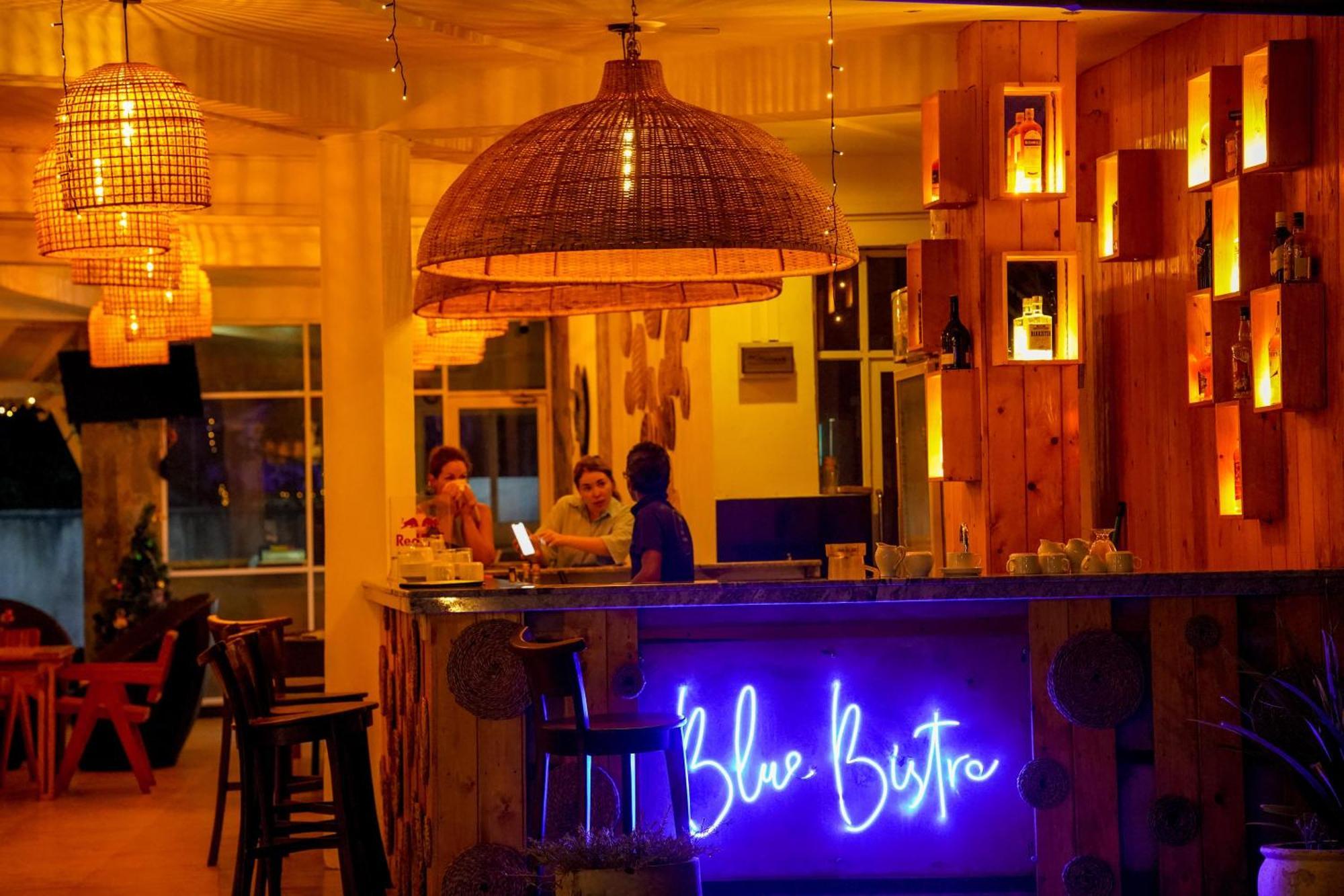 Peacock Beach Hotel Унаватуна Экстерьер фото