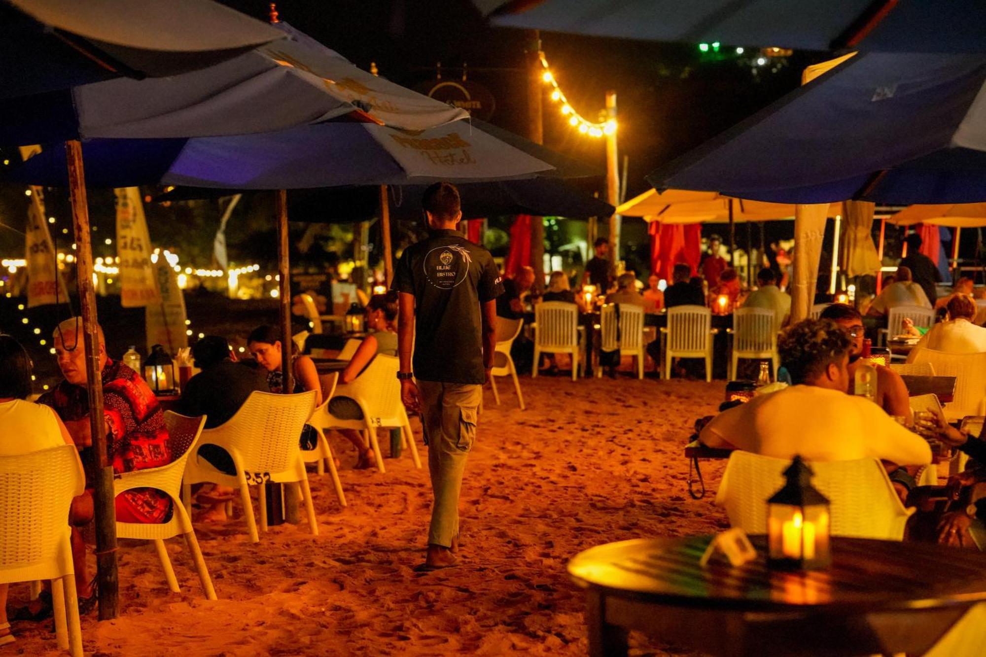 Peacock Beach Hotel Унаватуна Экстерьер фото