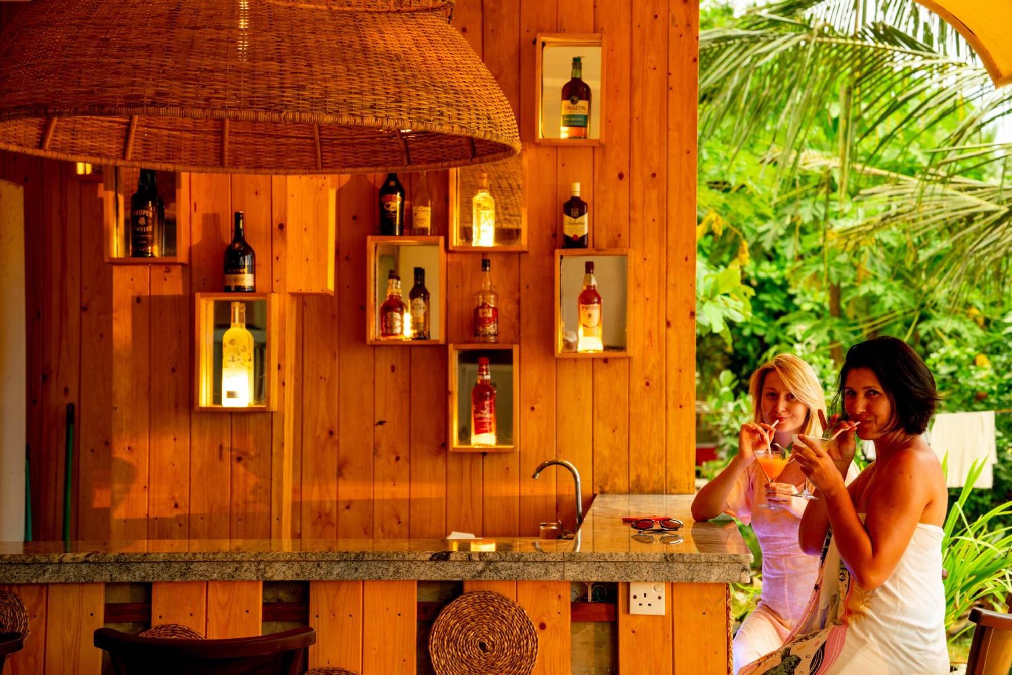 Peacock Beach Hotel Унаватуна Экстерьер фото