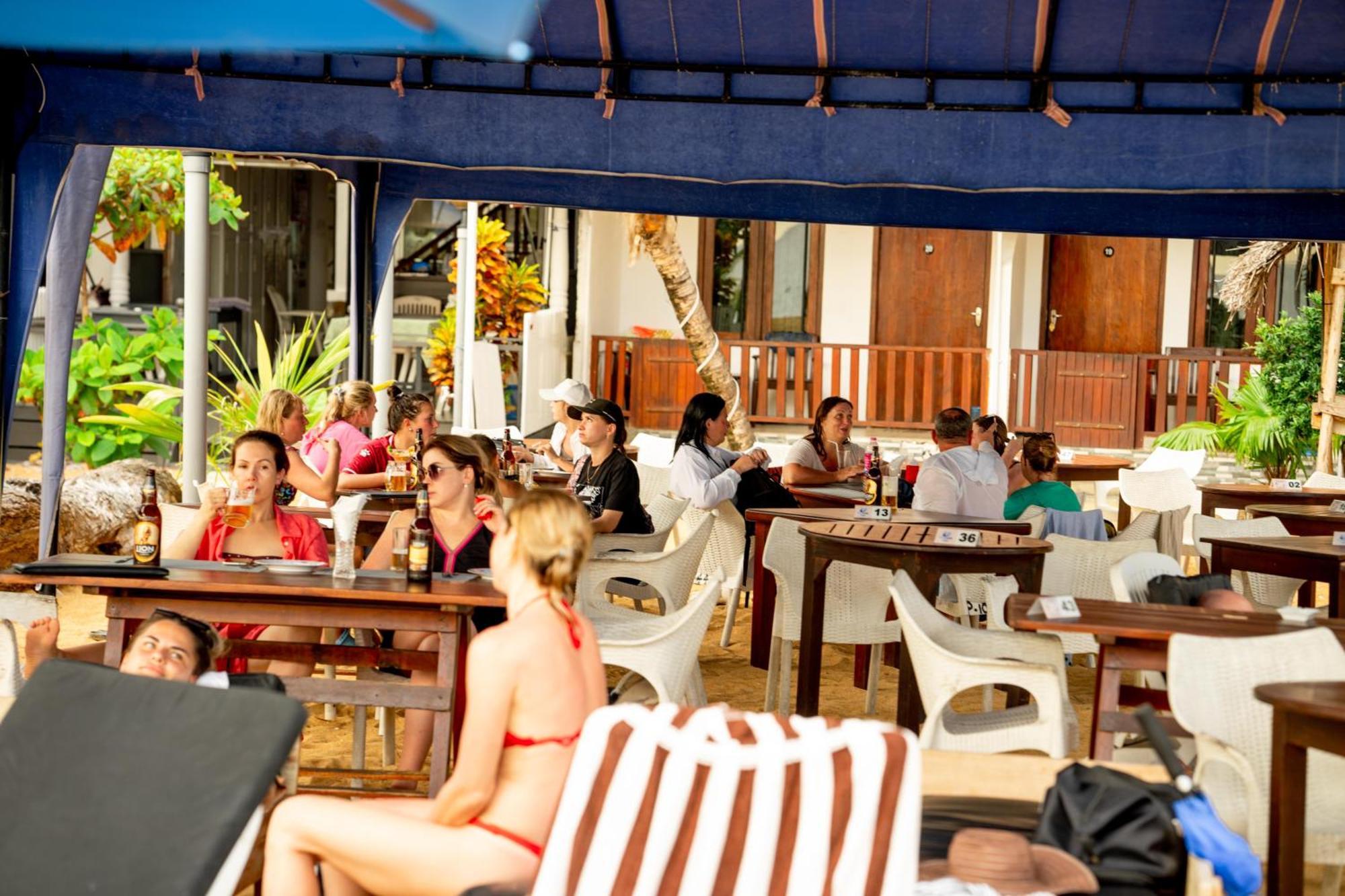 Peacock Beach Hotel Унаватуна Экстерьер фото