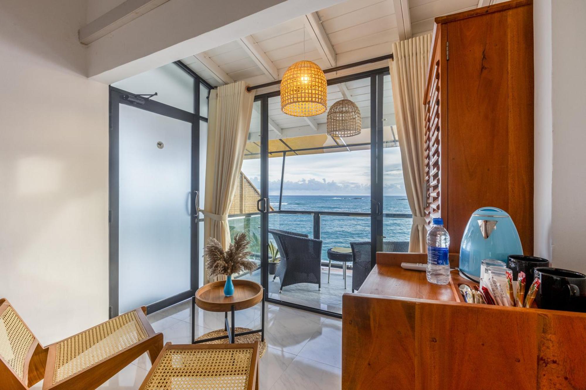 Peacock Beach Hotel Унаватуна Экстерьер фото