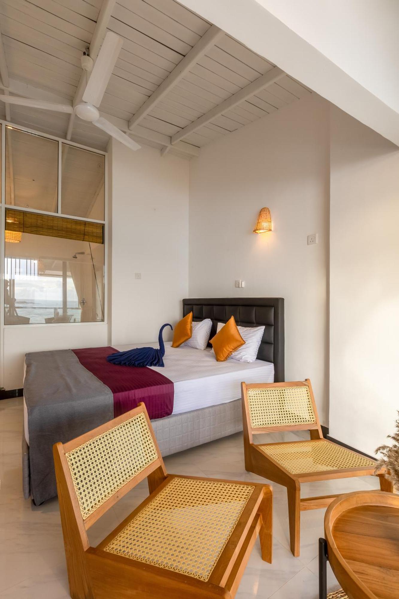 Peacock Beach Hotel Унаватуна Экстерьер фото