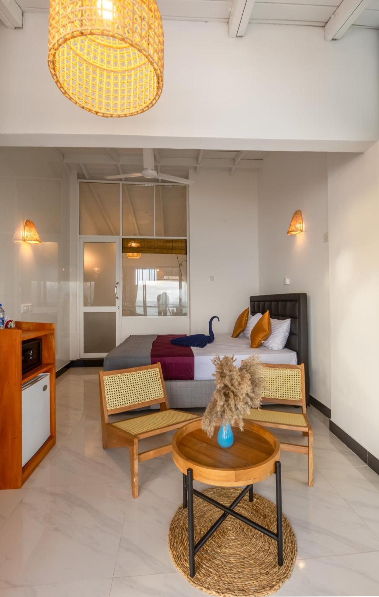 Peacock Beach Hotel Унаватуна Экстерьер фото