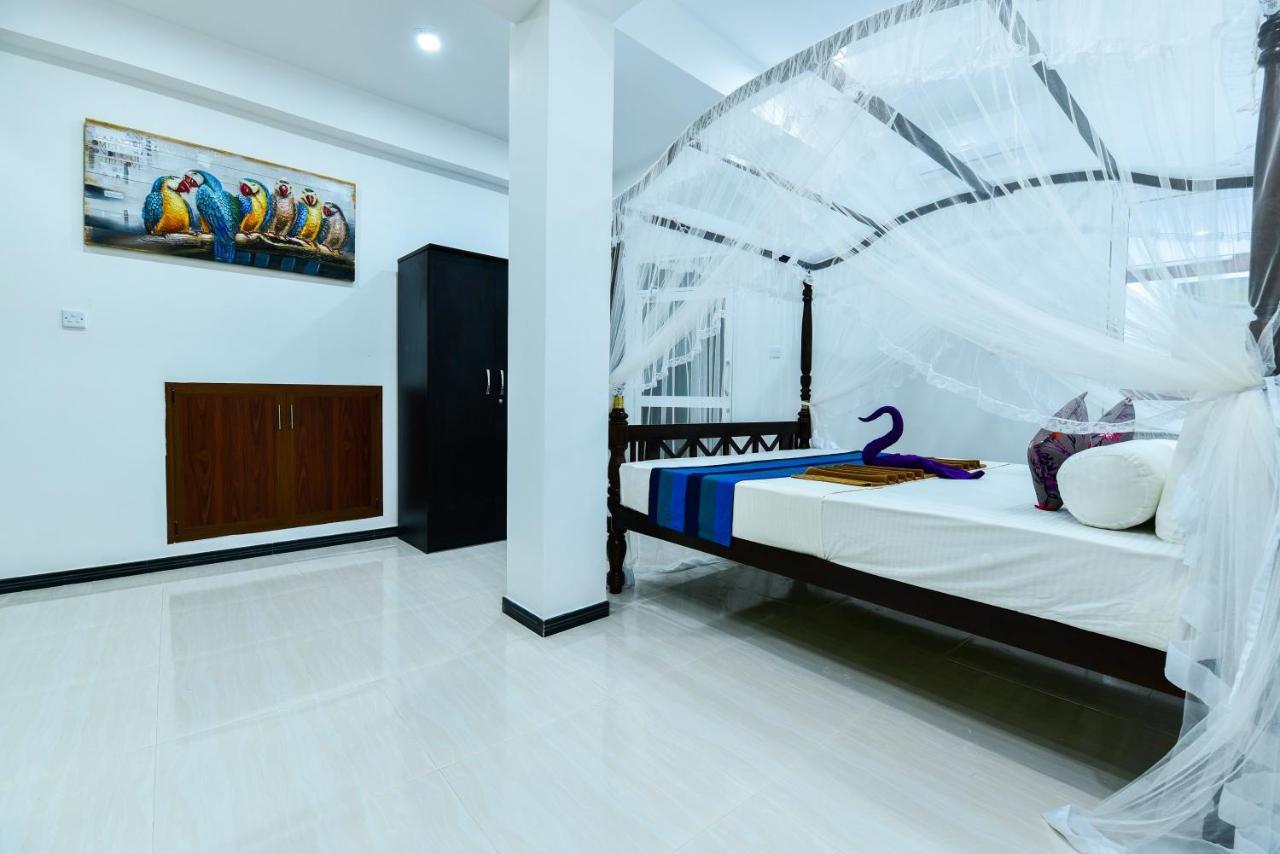 Peacock Beach Hotel Унаватуна Экстерьер фото