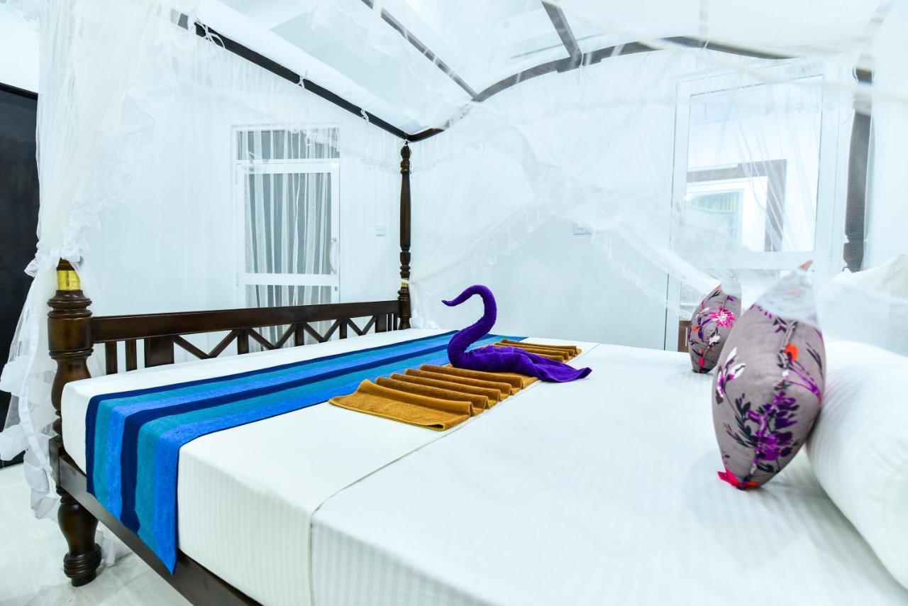 Peacock Beach Hotel Унаватуна Экстерьер фото